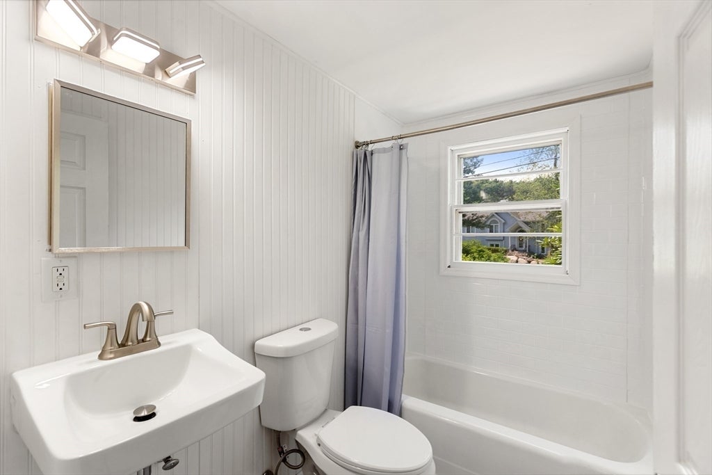 59 Holly St, Gloucester, MA, 59 Holly St, Gloucester, MA Photo #21