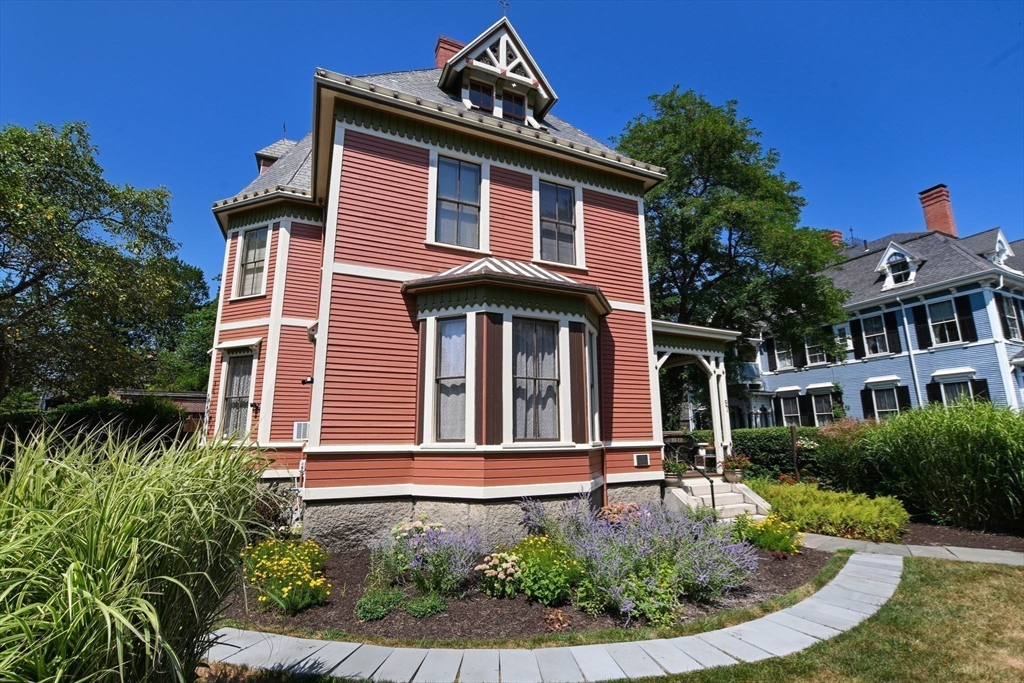 97 Madison St