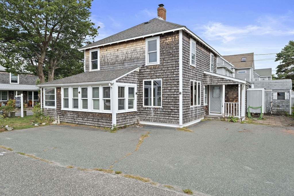 13 Brighton St