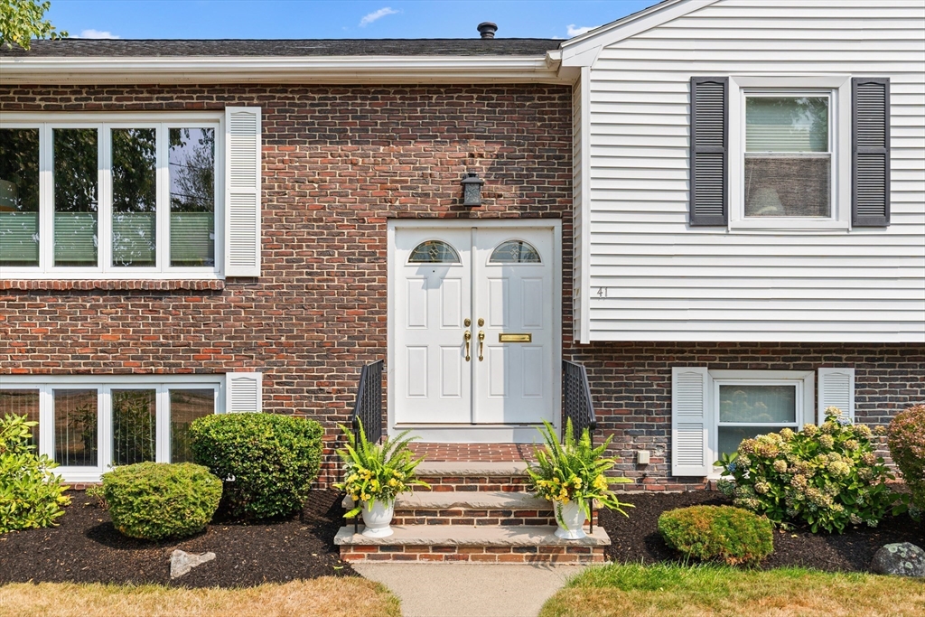 41 Mohawk St