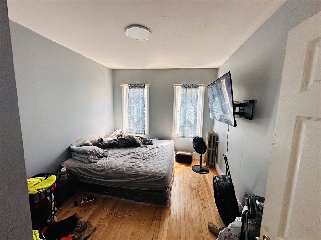 32 Ames St
