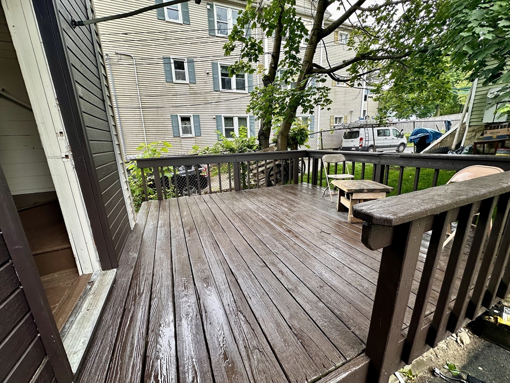 32 Ames St