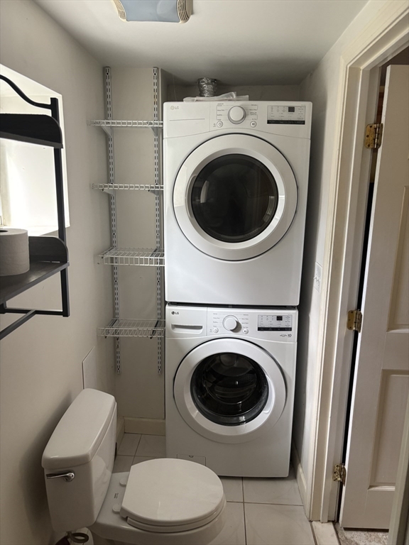 Woburn, Massachusetts 01801, United States, 2 Bedrooms Bedrooms, ,1 BathroomBathrooms,Residential,Active,216949