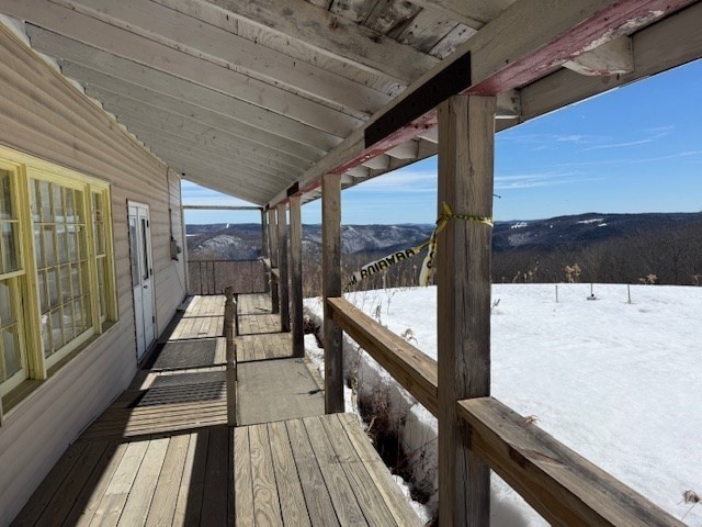 335 Mohawk Trail