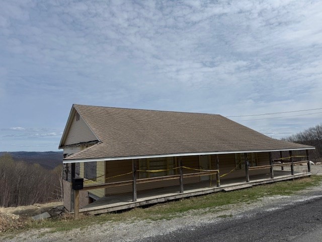335 Mohawk Trail