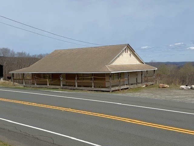 335 Mohawk Trail
