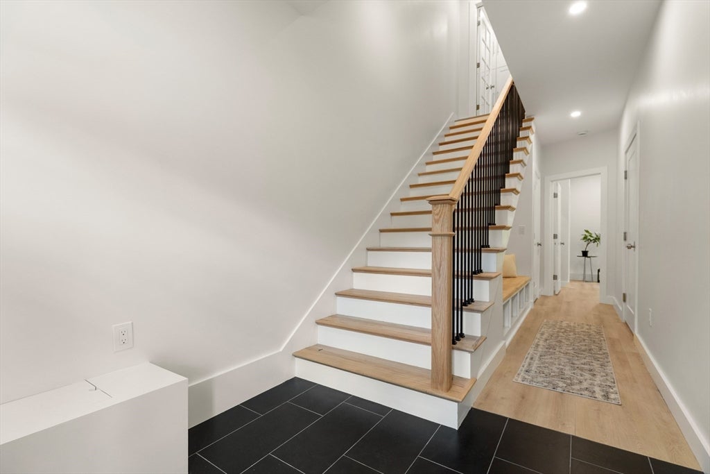 65 Dunstable Rd B