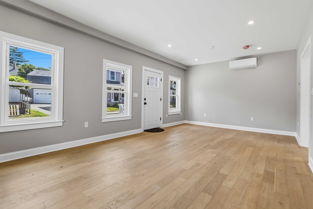 16 Hillside St 2