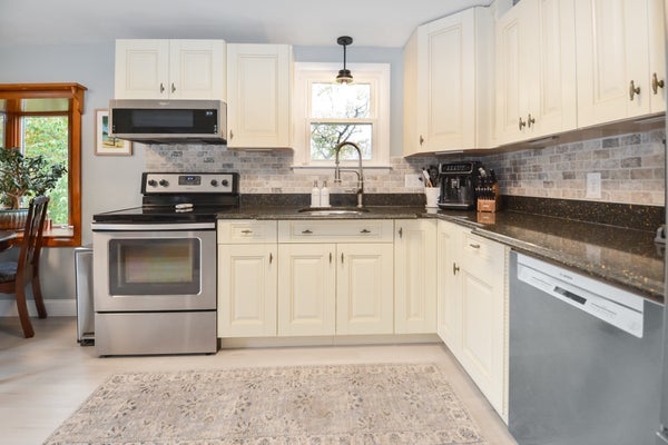 360 HIGH ST, WHITMAN, MA 02382 - Image 558c8e94a26c1d68099ba65ce1bda48e/2404631024