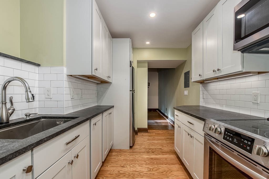 1000 Centre Street 4