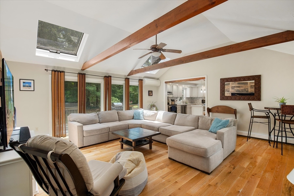 30 Brandeis Ln