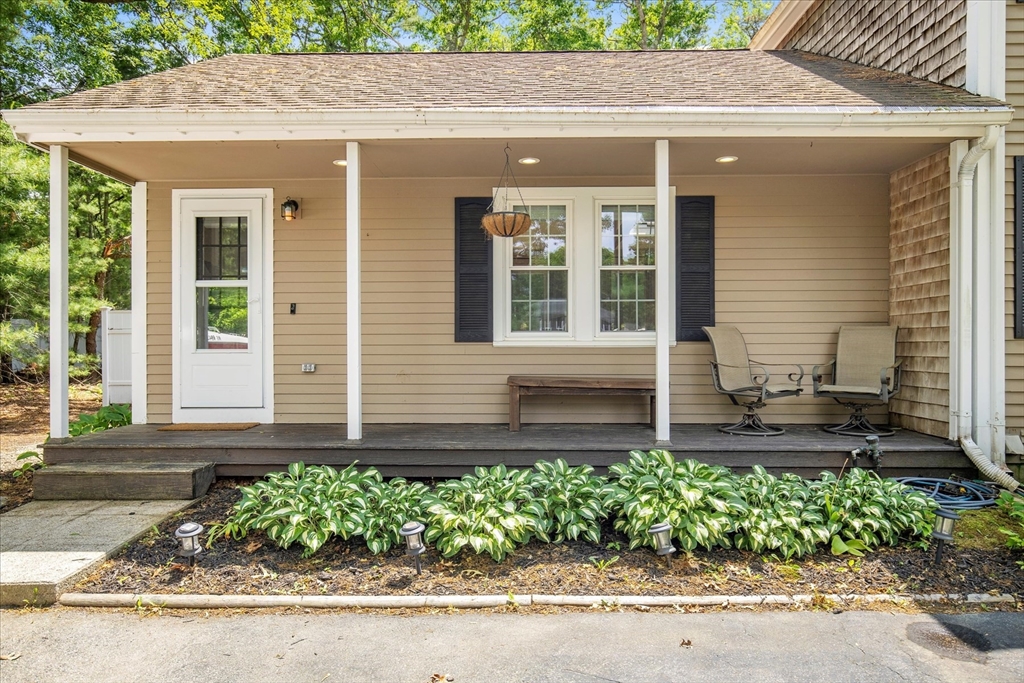 30 Brandeis Ln