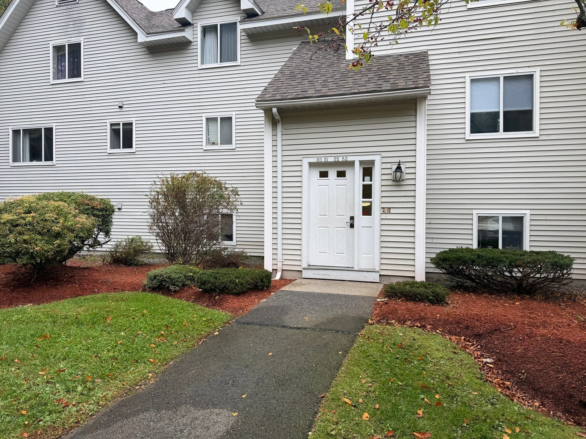 Photo of 100 Merrimack Ave, Dracut, MA
