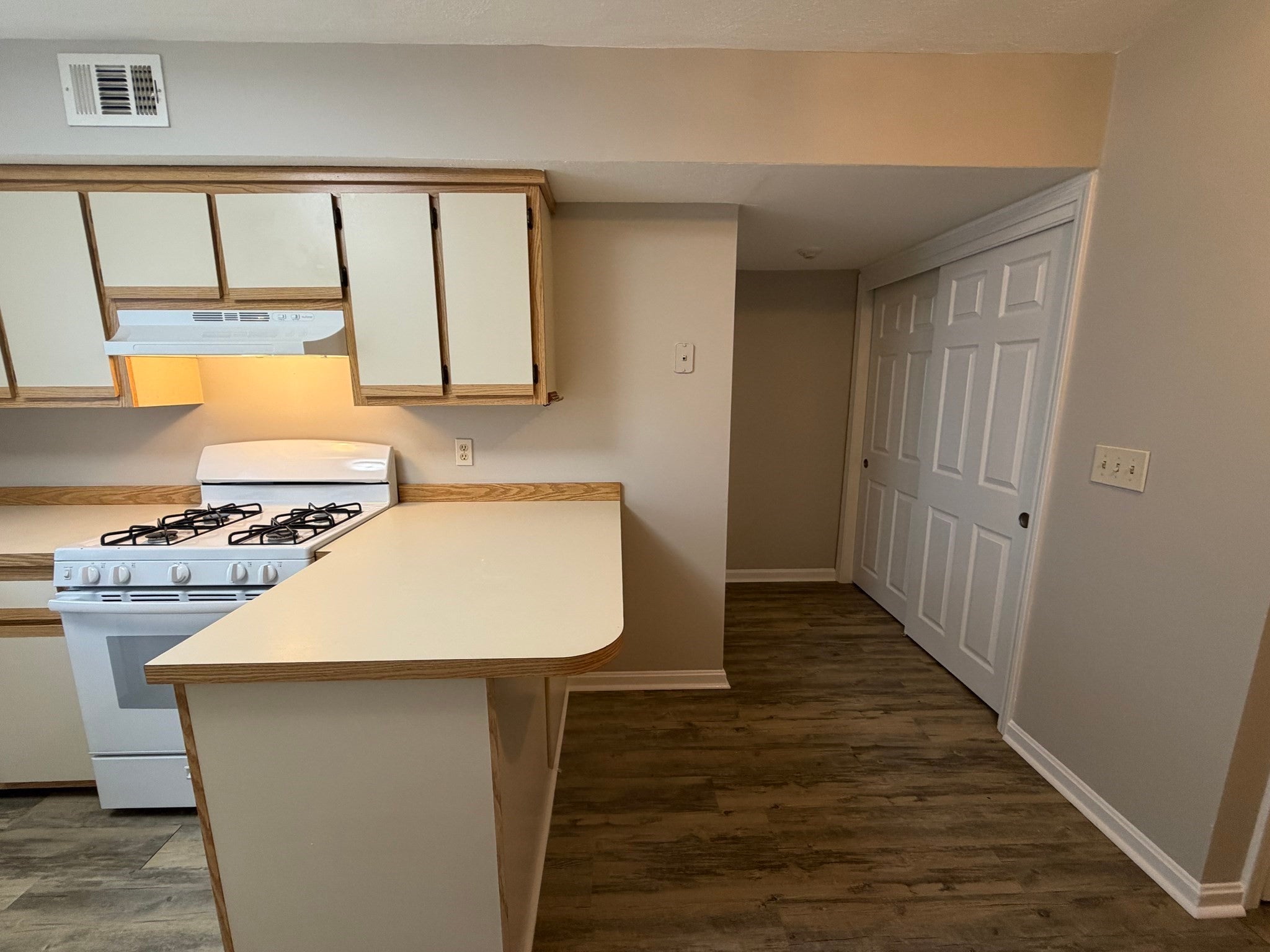 100 Merrimack Ave #53, Dracut, MA, 100 Merrimack Ave #53, Dracut, MA Photo #2