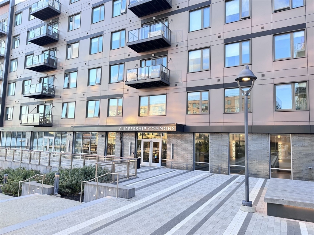 65 Lewis St 405