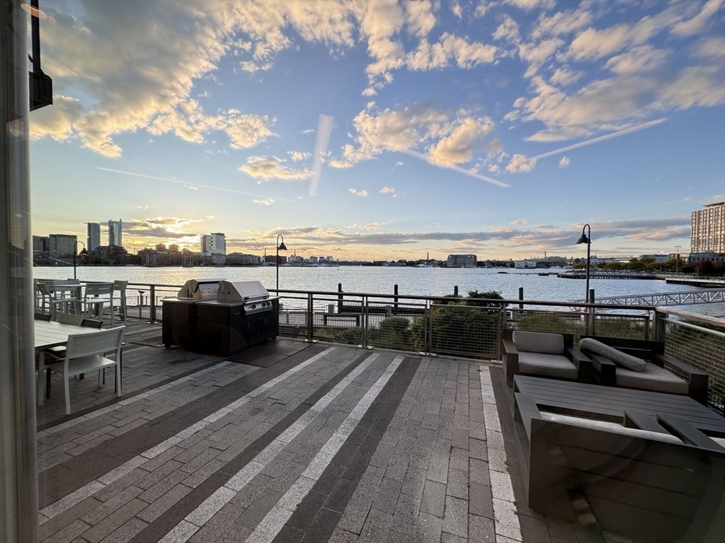 65 Lewis St 405