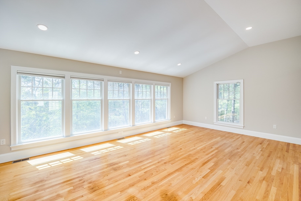6 Hickorywood