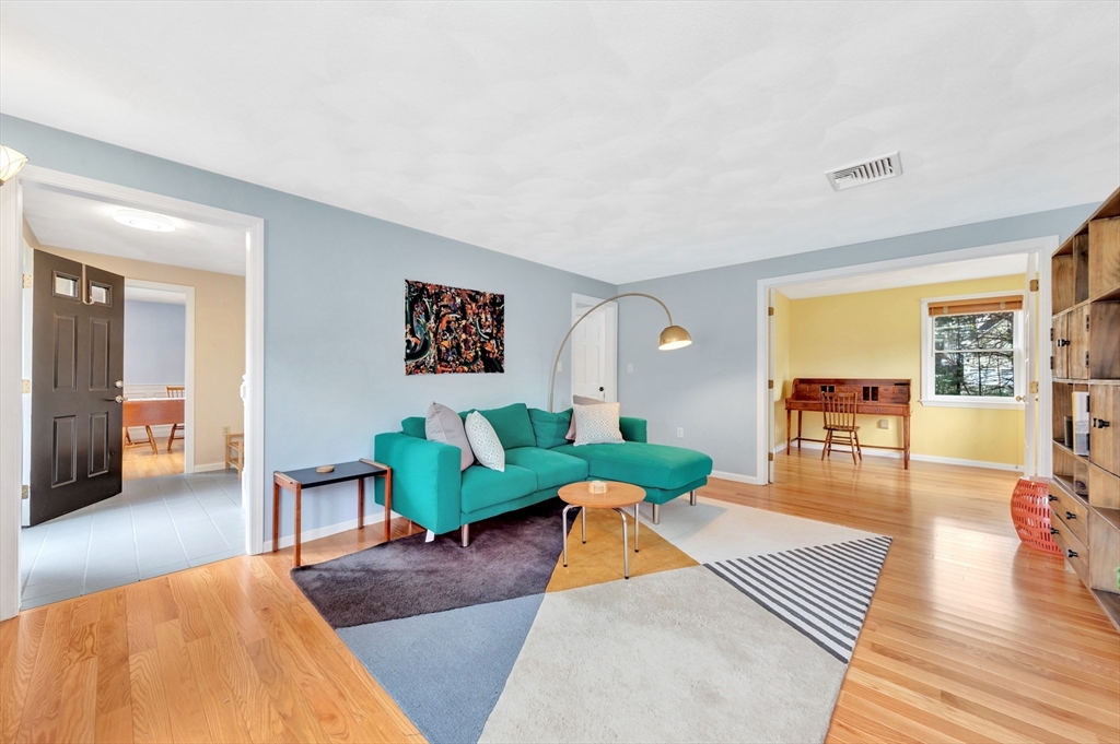 6 Tinkham Ave
