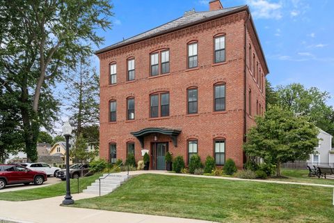 15 Sparhawk 3 Amesbury MA 01913