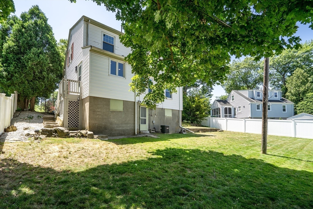 16 Roundwood Rd