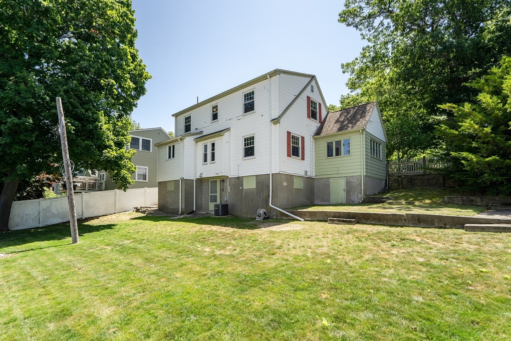 16 Roundwood Rd