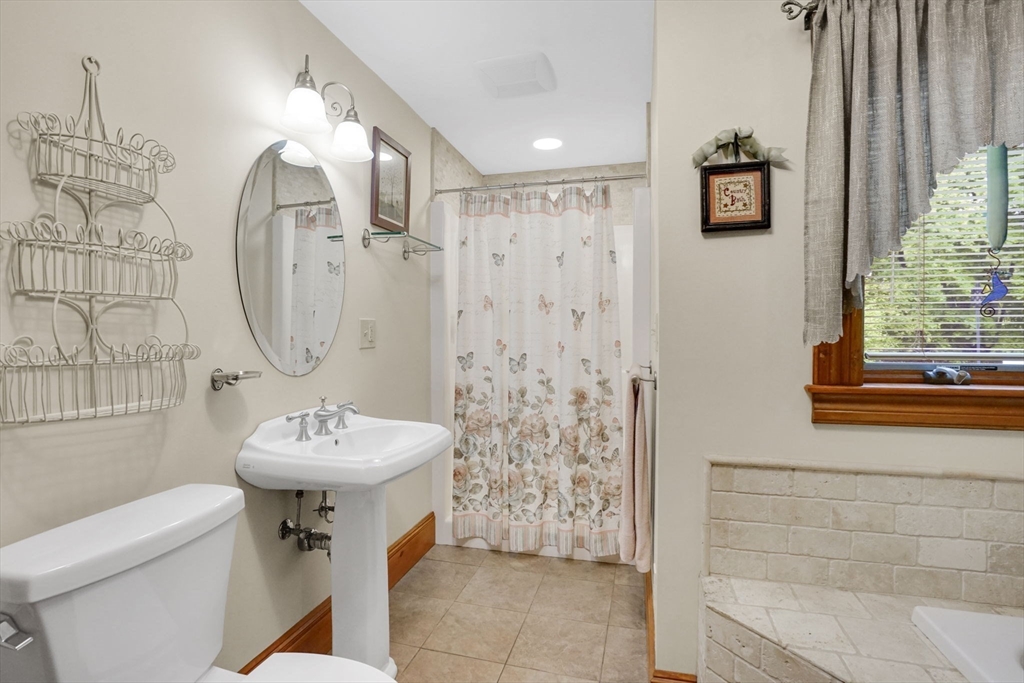 224 College Hwy, Southampton, MA, 224 College Hwy, Southampton, MA Photo #13