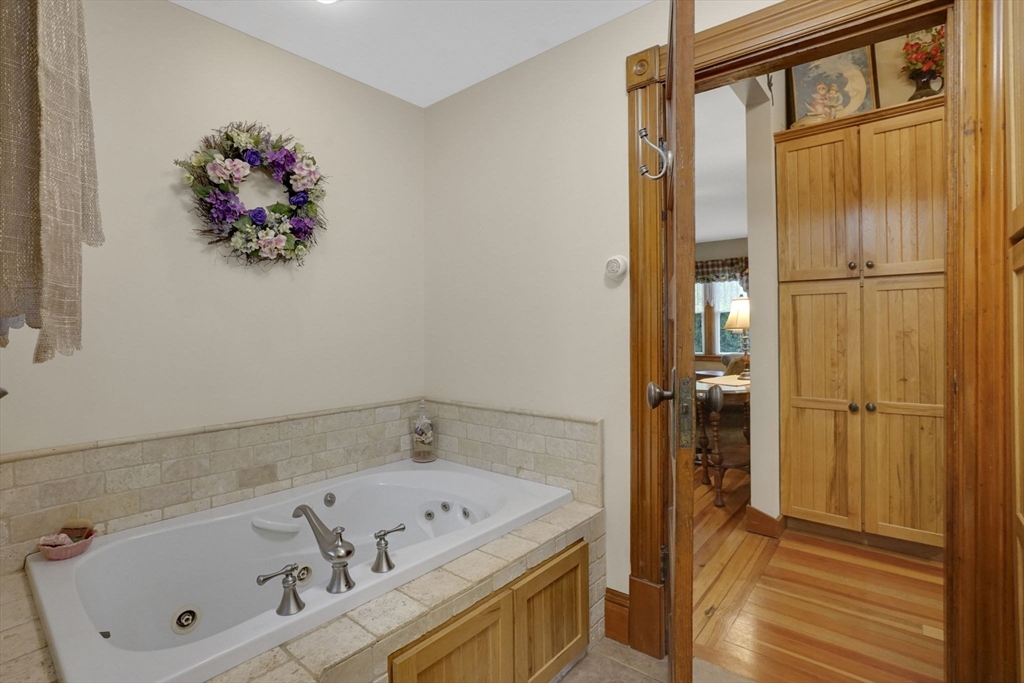 224 College Hwy, Southampton, MA, 224 College Hwy, Southampton, MA Photo #14