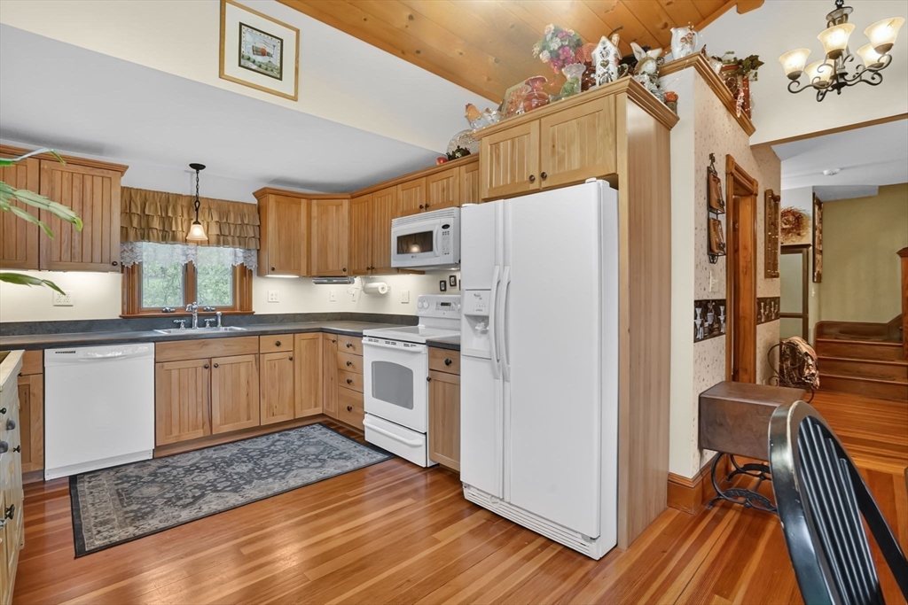 224 College Hwy, Southampton, MA, 224 College Hwy, Southampton, MA Photo #8