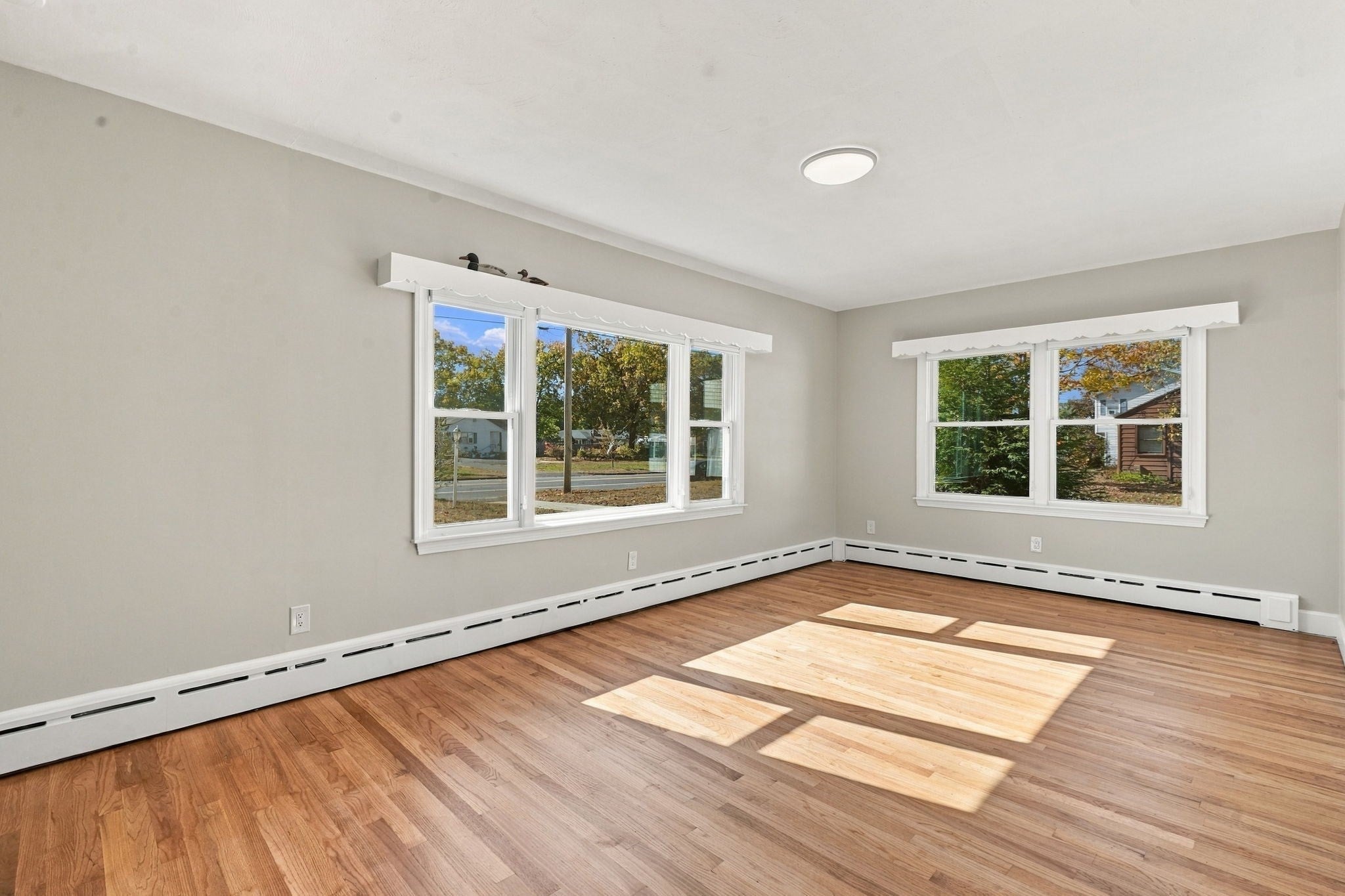 671 James St, Chicopee, MA, 671 James St, Chicopee, MA Photo #11