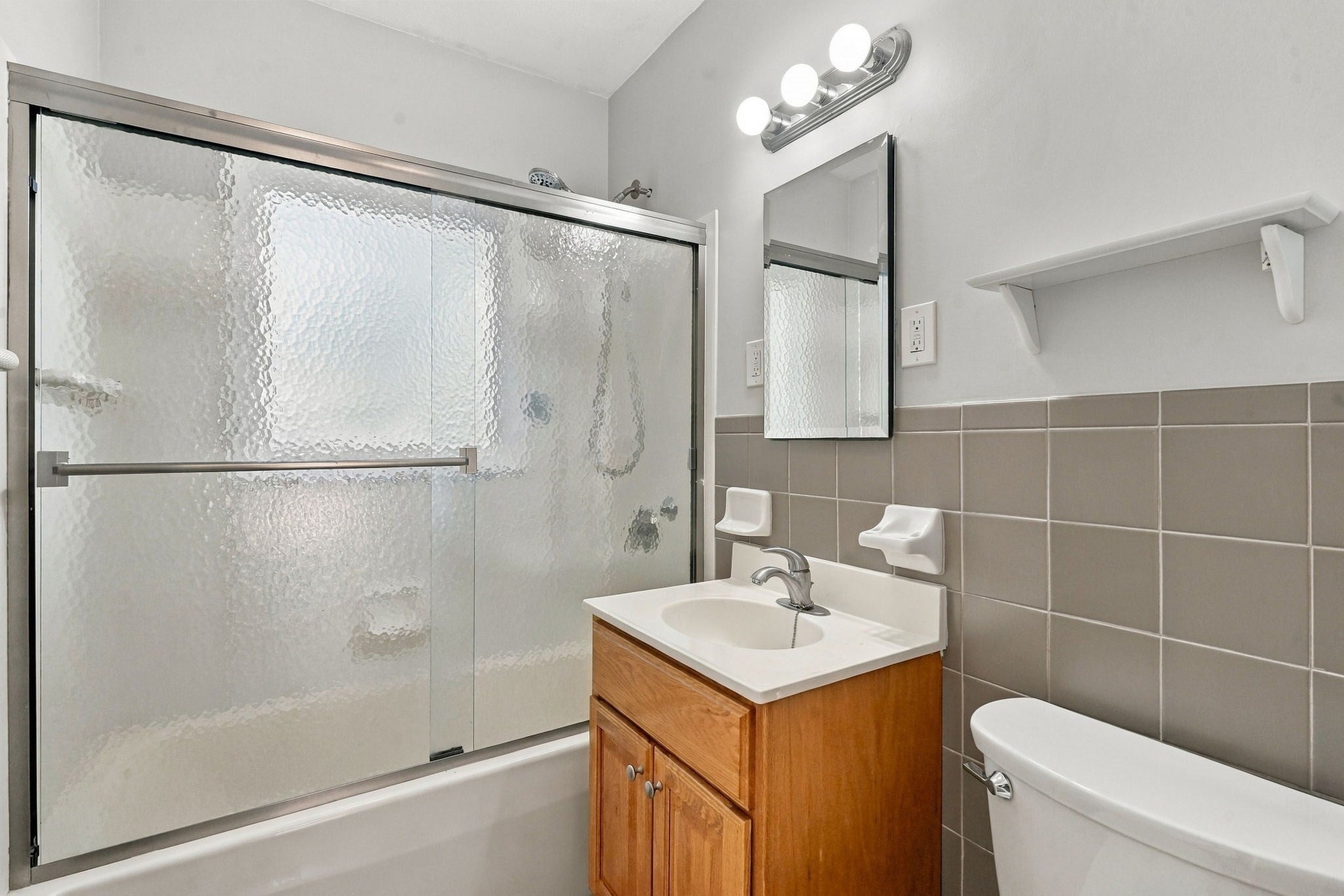 671 James St, Chicopee, MA, 671 James St, Chicopee, MA Photo #17
