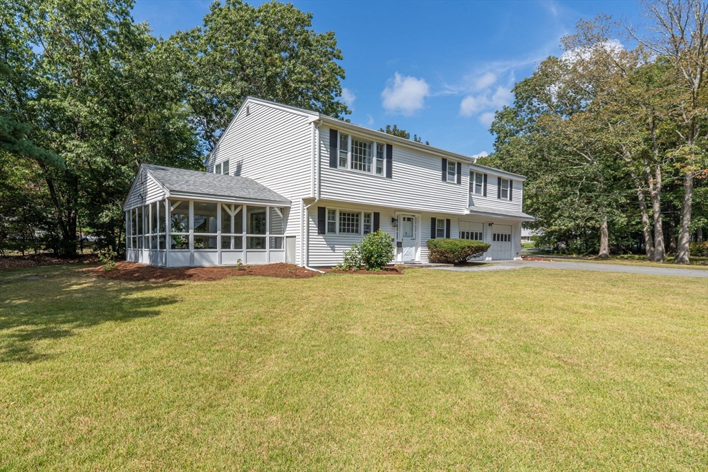 2 Clover Cir