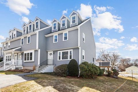 Photo of 81 Merrimack Meadows Lane #81, Tewksbury, MA 01876 (MLS # 73489443)