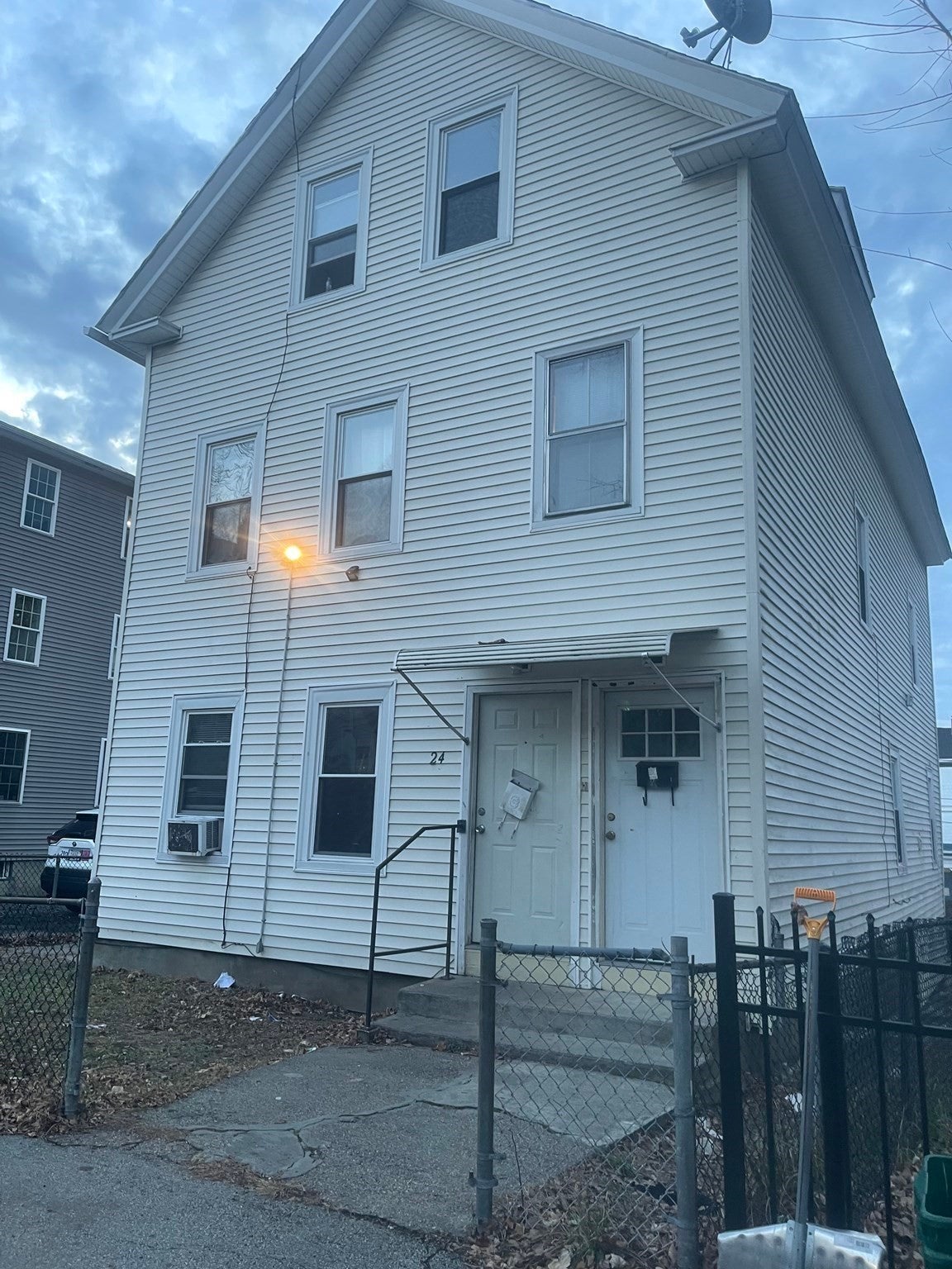 24 Newbury St, Worcester, MA, 24 Newbury St, Worcester, MA Photo #2