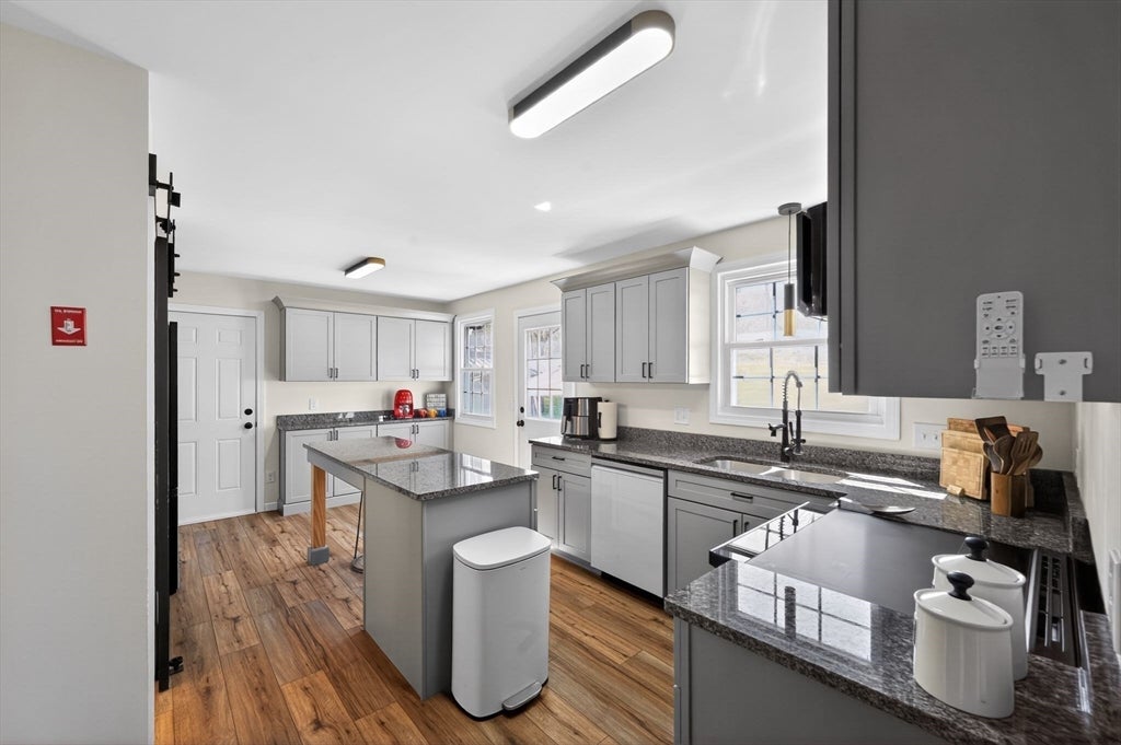 52 Stagecoach Rd, Amherst, MA Photo #10