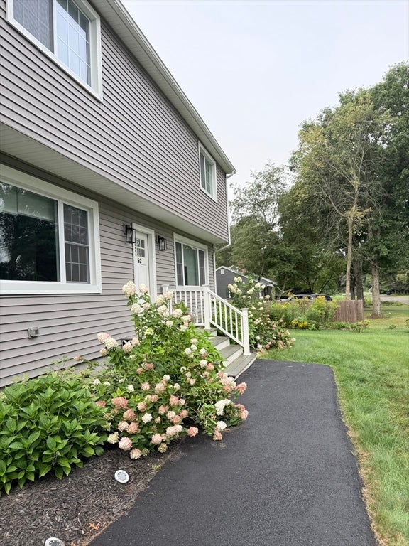 52 Stagecoach Rd, Amherst, MA Photo #2