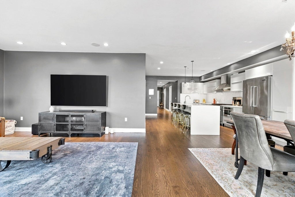 407 W 1st St #101, Boston, MA, 407 W 1st St #101, Boston, MA Photo #10