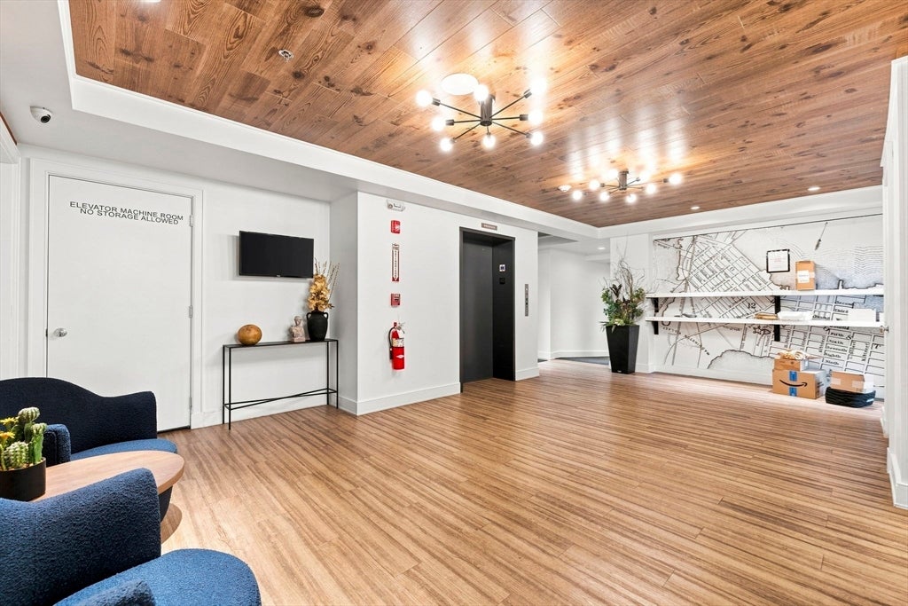 407 W 1st St #101, Boston, MA, 407 W 1st St #101, Boston, MA Photo #33