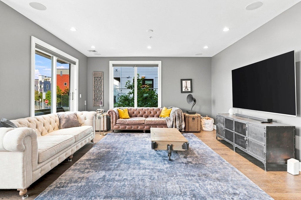 407 W 1st St #101, Boston, MA, 407 W 1st St #101, Boston, MA Photo #13