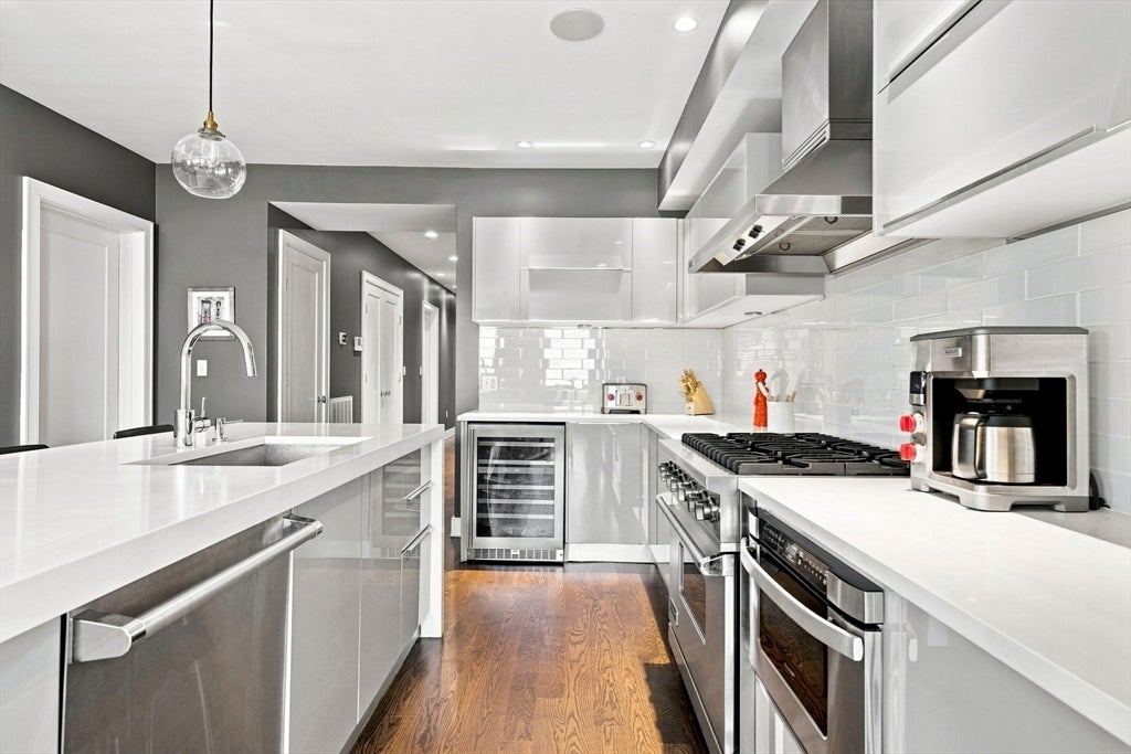 407 W 1st St #101, Boston, MA, 407 W 1st St #101, Boston, MA Photo #7