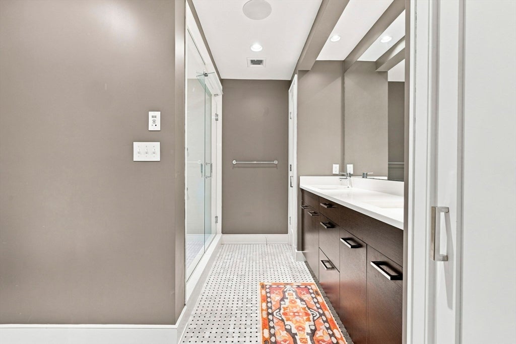 407 W 1st St #101, Boston, MA, 407 W 1st St #101, Boston, MA Photo #22
