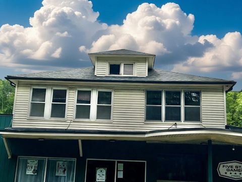 Photo of 29 Brookfield Rd #1, Sturbridge, MA 01518 (MLS # 73523589)