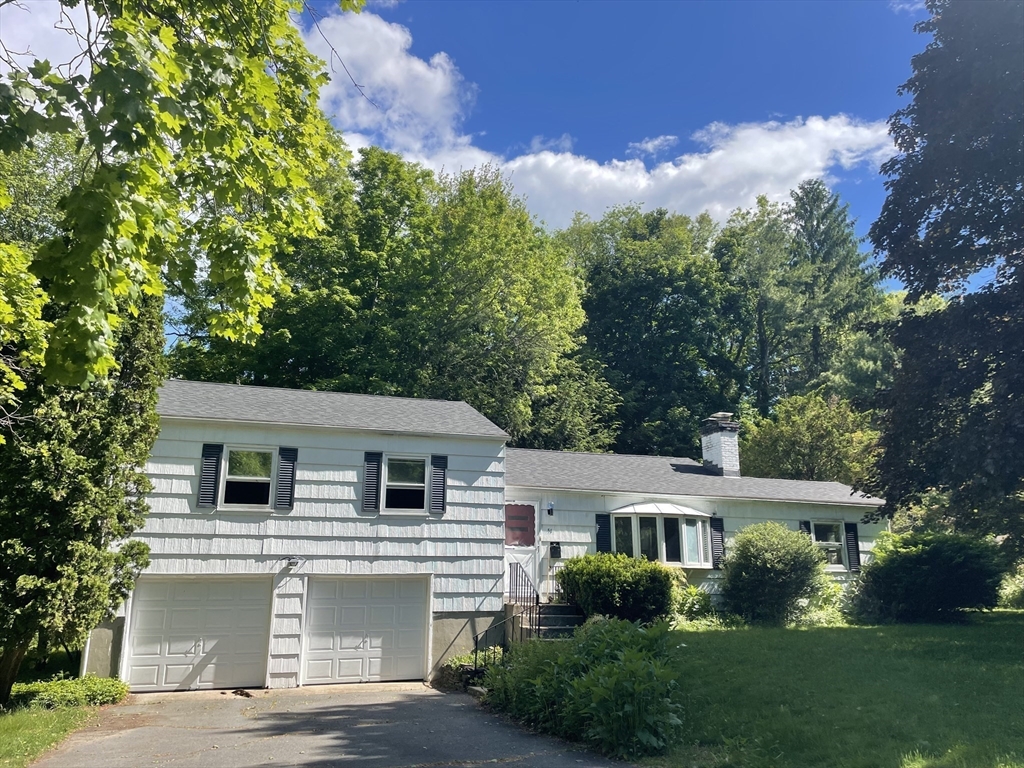 51 Jeffrey Ln