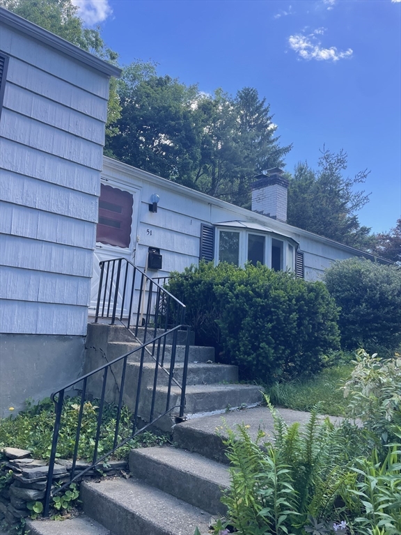 51 Jeffrey Ln