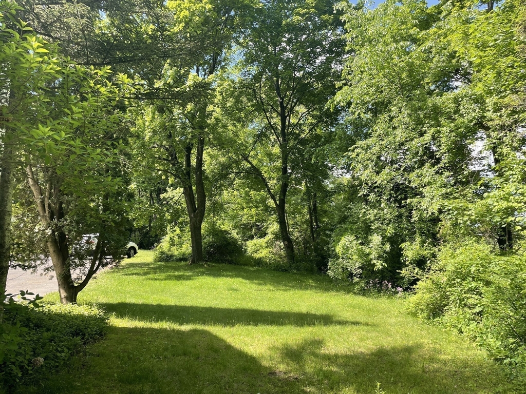 51 Jeffrey Ln