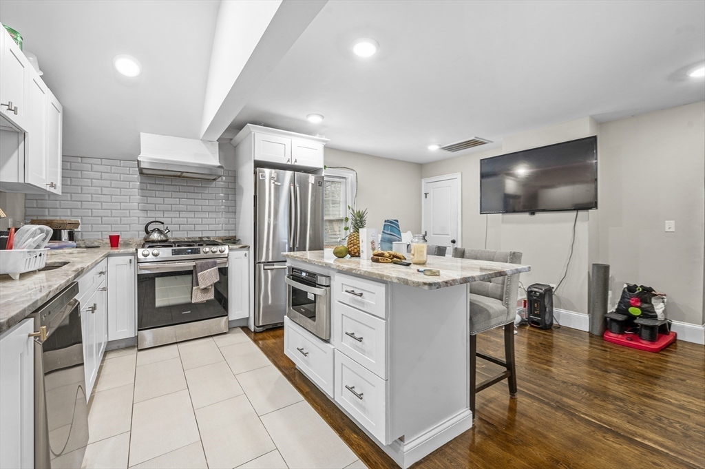 498 Hyde Park Ave