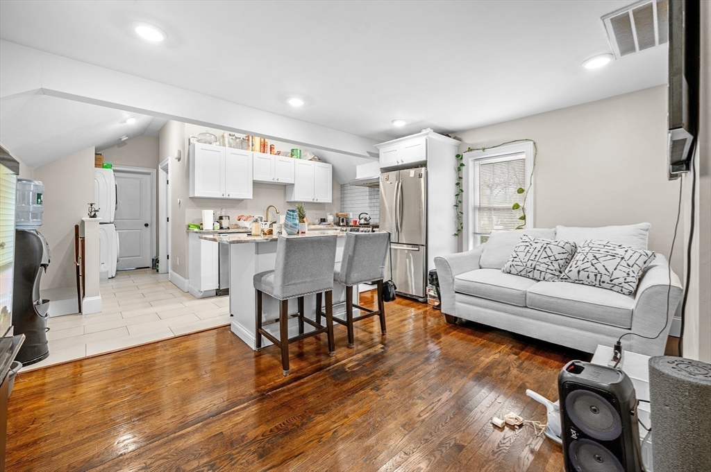 498 Hyde Park Ave