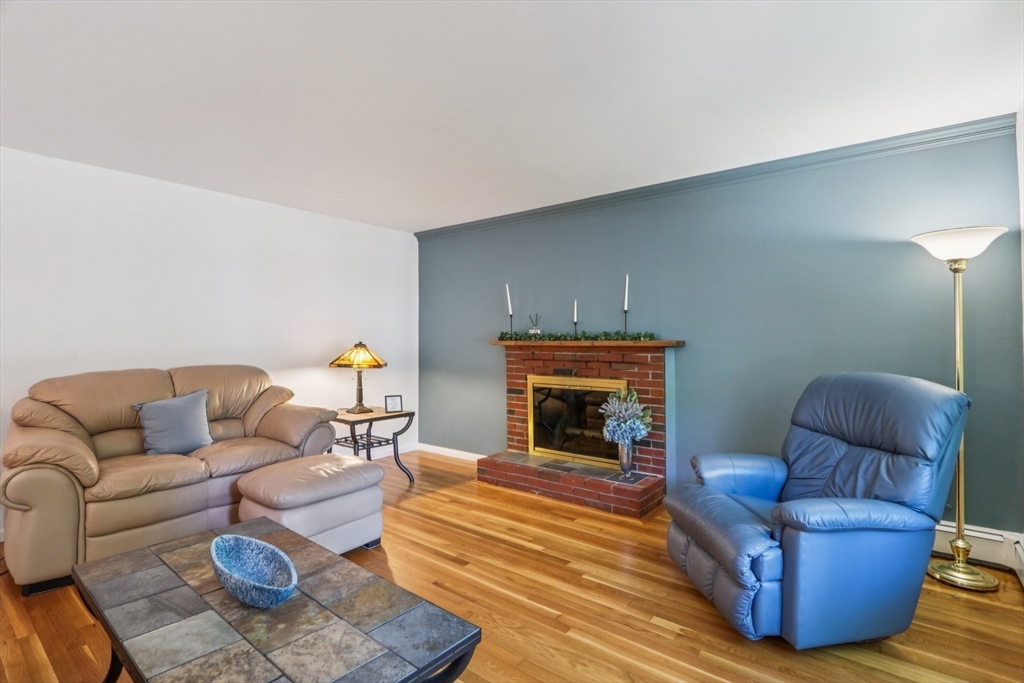 196 Hudson Rd