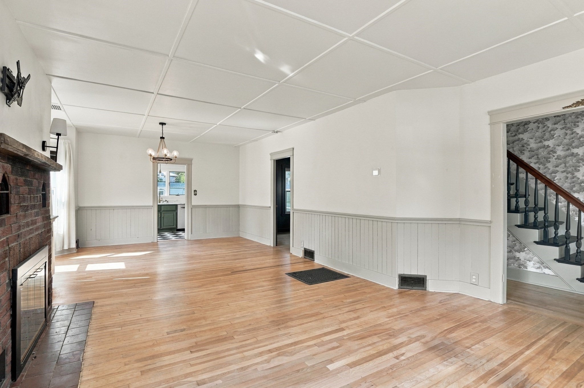 8 Agate Avenue, Worcester, MA, 8 Agate Avenue, Worcester, MA Photo #7