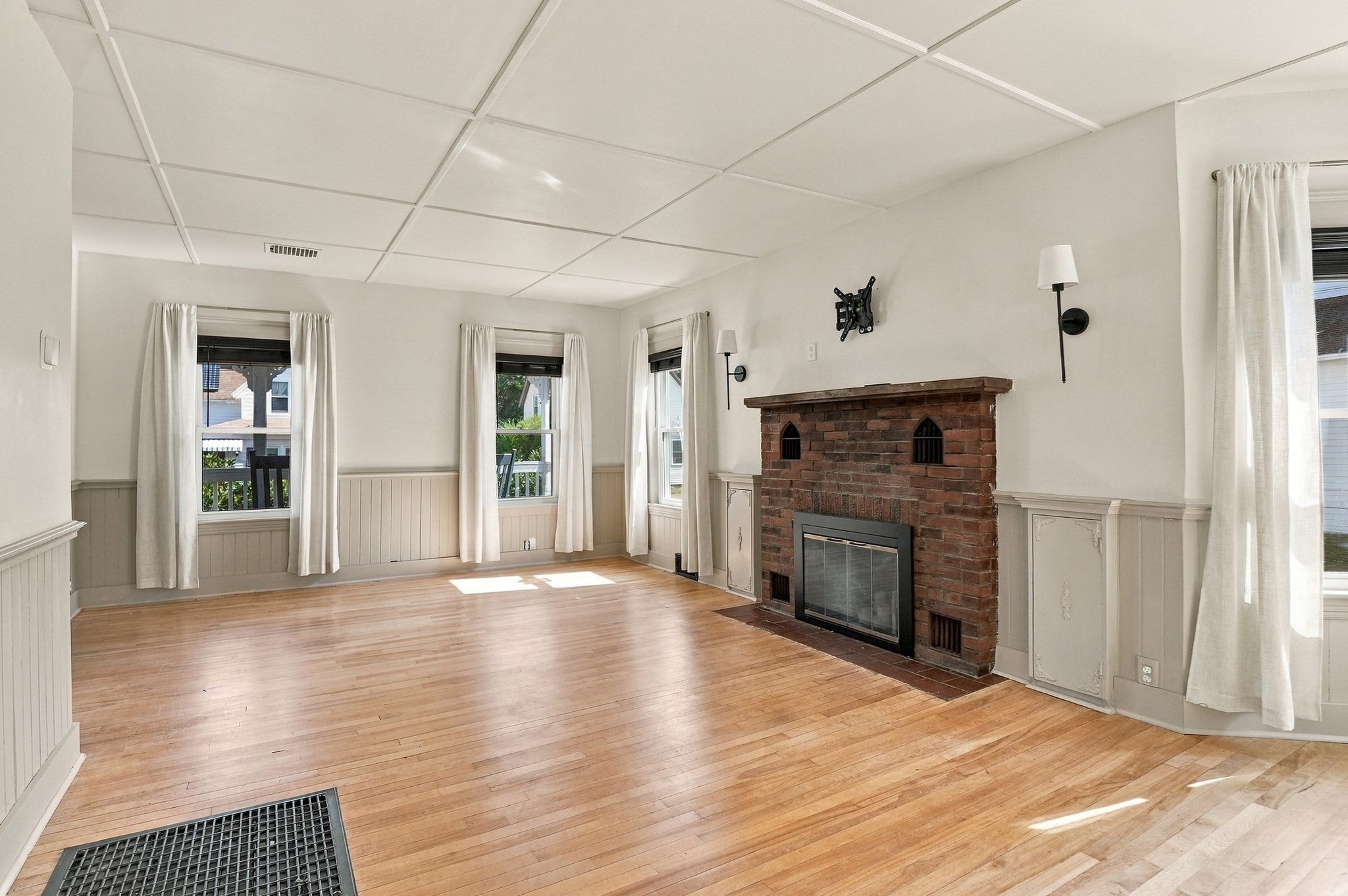 8 Agate Avenue, Worcester, MA, 8 Agate Avenue, Worcester, MA Photo #6