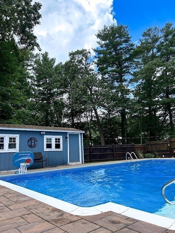 48 Pillings Pond Road